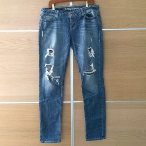 Distressed Guess Jeans, size 32, skinny leg
